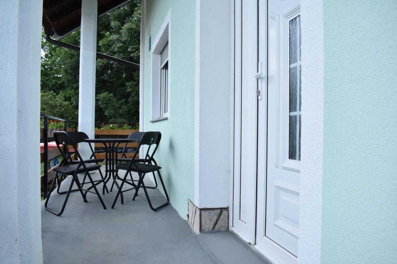 Apartman Rukavina Licko Petrovo Selo Экстерьер фото