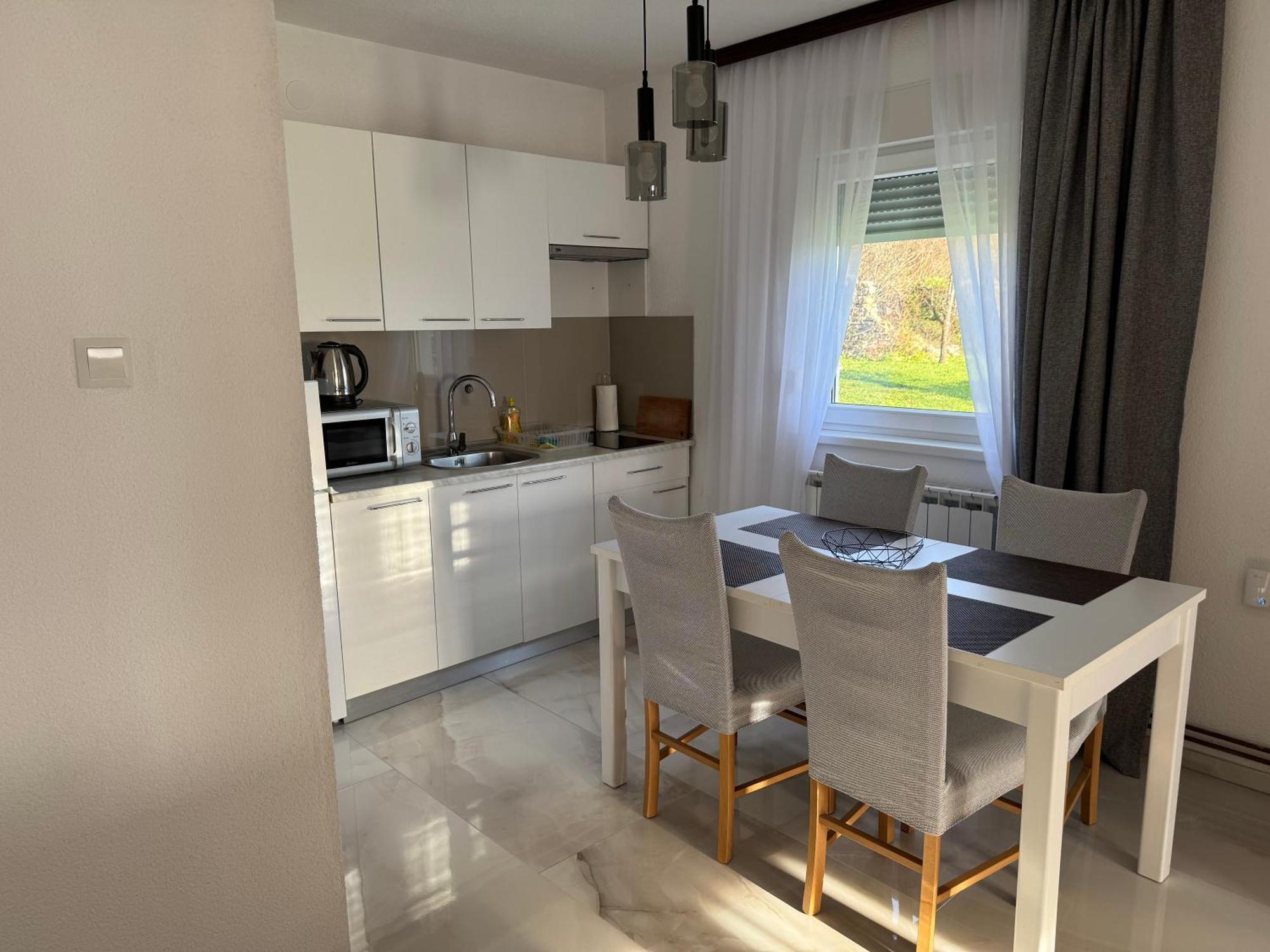 Apartman Rukavina Licko Petrovo Selo Экстерьер фото